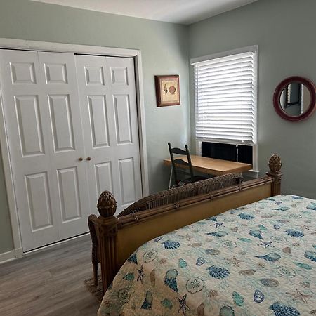 5 Min To Beach Large Living Room Fenced Backyard Bbq Firepit Driveway Boat Parking Lake Worth Beach Luaran gambar