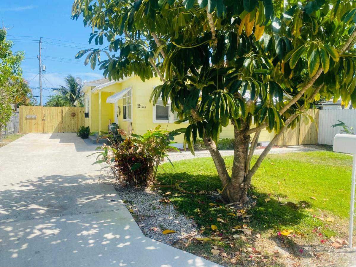 5 Min To Beach Large Living Room Fenced Backyard Bbq Firepit Driveway Boat Parking Lake Worth Beach Luaran gambar