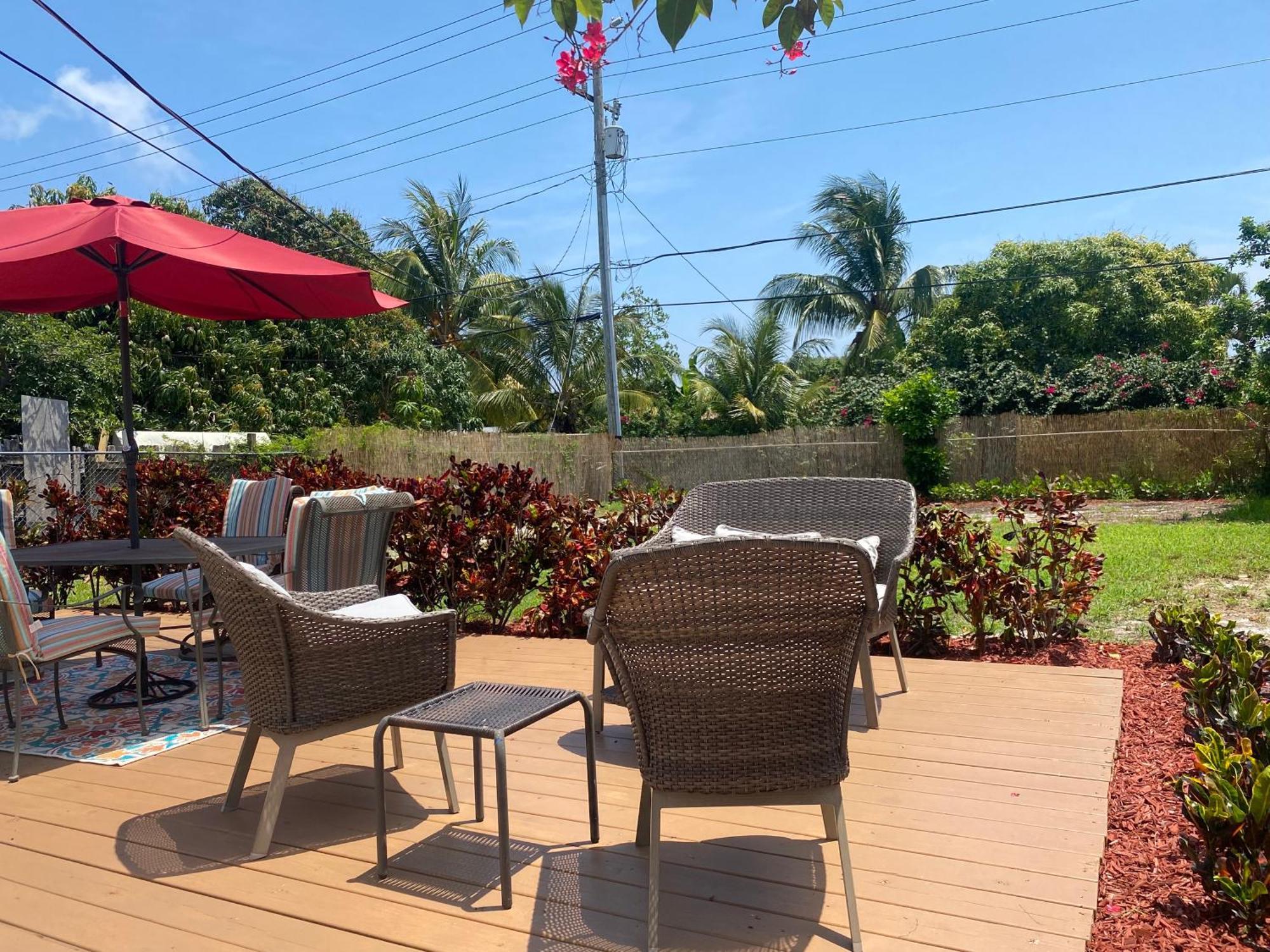 5 Min To Beach Large Living Room Fenced Backyard Bbq Firepit Driveway Boat Parking Lake Worth Beach Luaran gambar